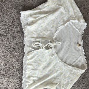 Floral print cropped PacSun shirt (XS/S)